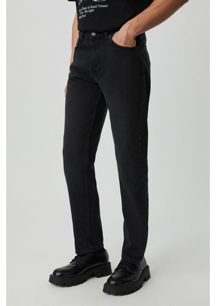 Erkek Regular Fit Rahat Kesim Kalın Dokulu Yıkama Efektli Magic Denim Antrasit Jeans