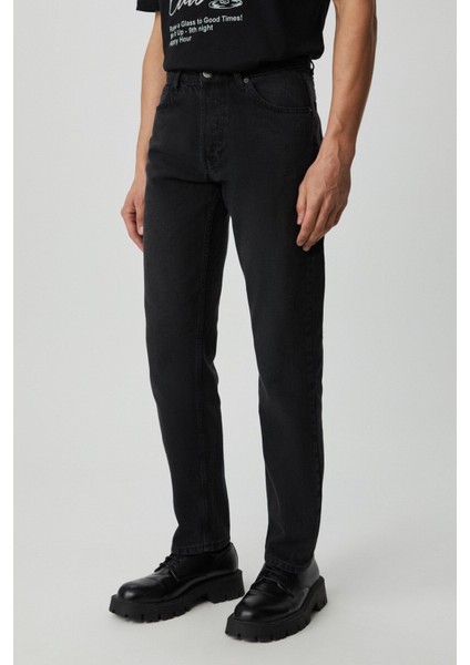 Erkek Regular Fit Rahat Kesim Kalın Dokulu Yıkama Efektli Magic Denim Antrasit Jeans