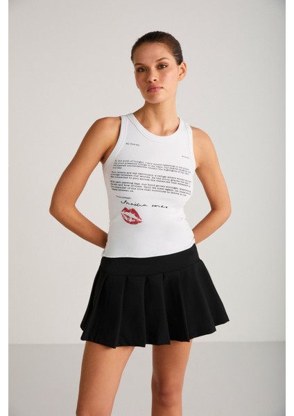 Calluna Kadın Fitted Kalıp Yazı Baskı Detaylı Kolsuz Örme Beyaz T-shirt