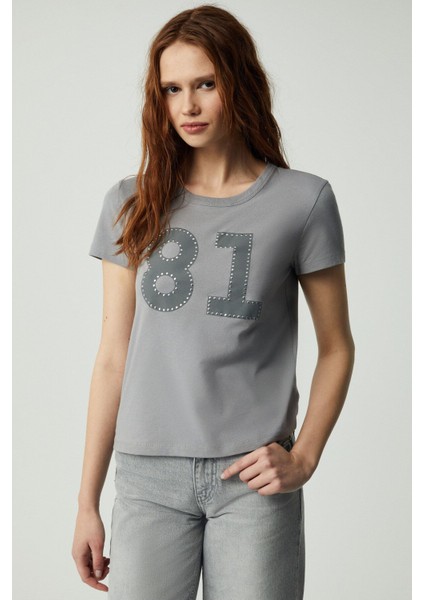 Sınce Kadın Regular Baskılı Taşlı Yuvarlak Yaka Açık Gri T-Shirt