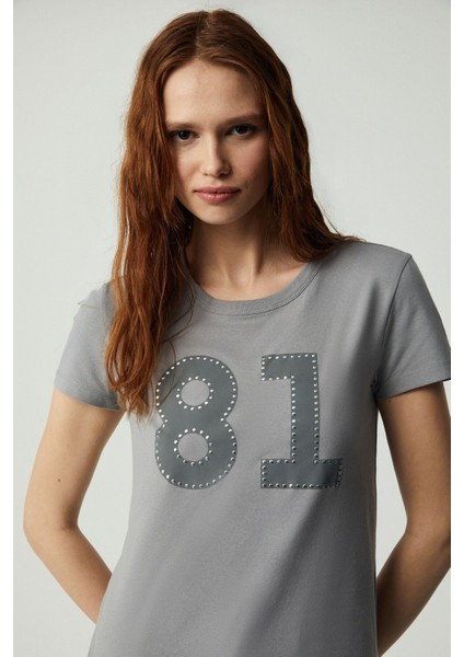 Sınce Kadın Regular Baskılı Taşlı Yuvarlak Yaka Açık Gri T-Shirt