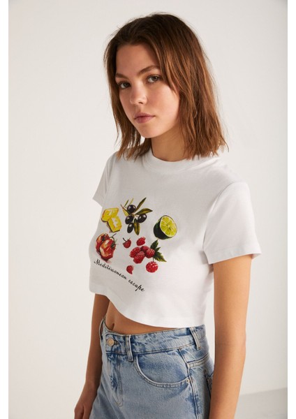 Serene Kadın Kısa Kollu Baskılı Crop Beyaz T-Shirt fiyatları