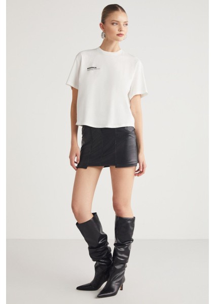 Fına Kadın Sırt Baskı Detaylı Regular Fit Bisiklet Yakalı %100 Organik Pamuklu Ekru T-shirt modelleri