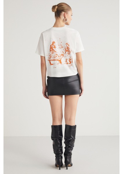 Fına Kadın Sırt Baskı Detaylı Regular Fit Bisiklet Yakalı %100 Organik Pamuklu Ekru T-shirt