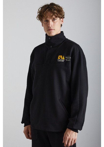 Galıcıa Erkek Diagonel Kumaşlı Dik Yakalı Çıtçıt Kapamalı Baskılı Siyah Sweatshirt fırsatları