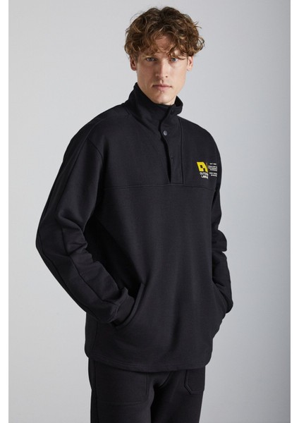 Galıcıa Erkek Diagonel Kumaşlı Dik Yakalı Çıtçıt Kapamalı Baskılı Siyah Sweatshirt indirimleri