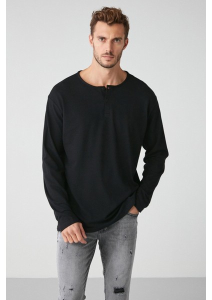Lorenzo Erkek Özel Rustik Dokulu %100 Organik Pamuk Düğme Detaylı Regular Siyah Sweatshirt