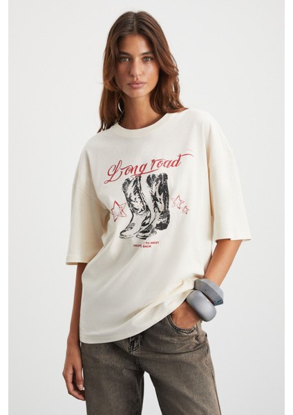 Majer Kadın %100 Organik Pamuklu Western Tema Baskılı Regular Fit Krem T-shirt