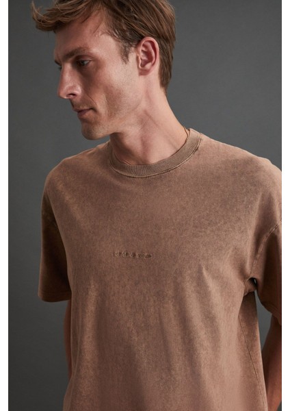 Louıs Erkek %100 Organik Pamuklu Yıkama Efektli Nakış Işlemeli Relaxed Vizon T-shirt fırsatları