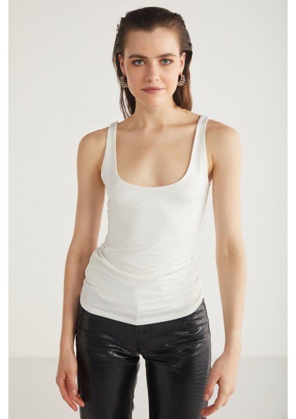 Dolly Kadın Basic Nefes Alabilen Kumaş Kalın Askılı Slim Fit Beyaz Atlet