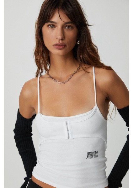 Noelıa Kadın Agraf Ve Baskı Detaylı Ince Askılı Crop Beyaz Body modelleri