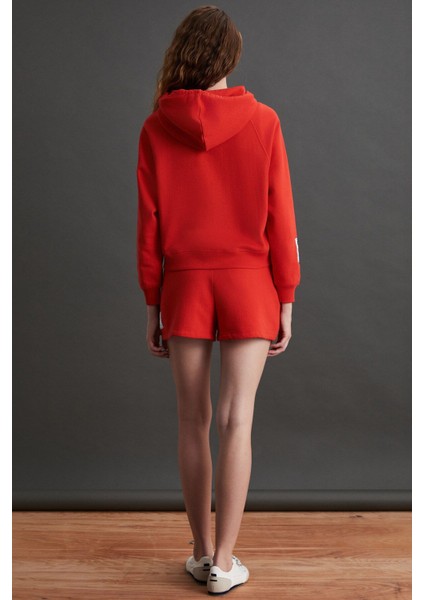 Lyka Kadın Organik Pamuk 3 Iplik Içi Şardonlu Süs Etiketi Detaylı Regular Kırmızı Sweatshirt indirimleri