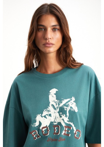 Majer Kadın %100 Organik Pamuklu Western Tema Baskılı Regular Fit Yeşil T-shirt modelleri