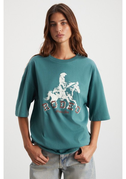 Majer Kadın %100 Organik Pamuklu Western Tema Baskılı Regular Fit Yeşil T-shirt indirimleri
