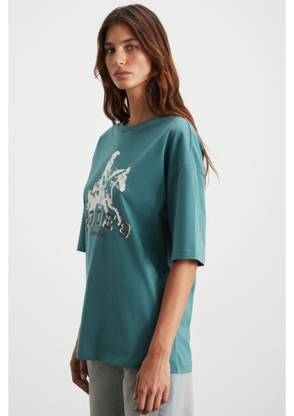 Majer Kadın %100 Organik Pamuklu Western Tema Baskılı Regular Fit Yeşil T-shirt