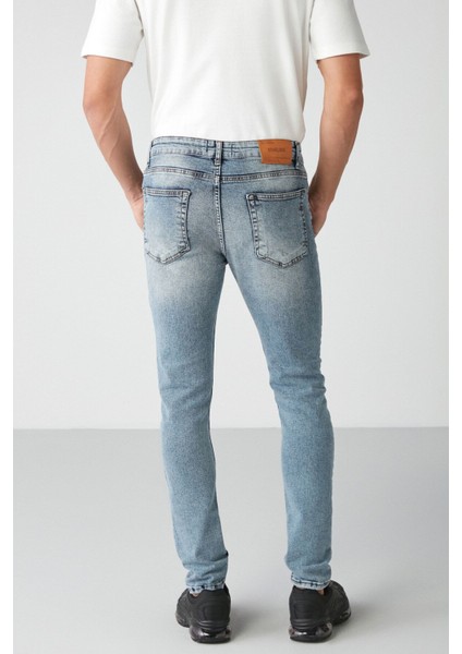 Johen Erkek Skinny Fit Yıpratmalı Esnek Yapılı Kalın Dokulu Denim Açık Mavi Jeans