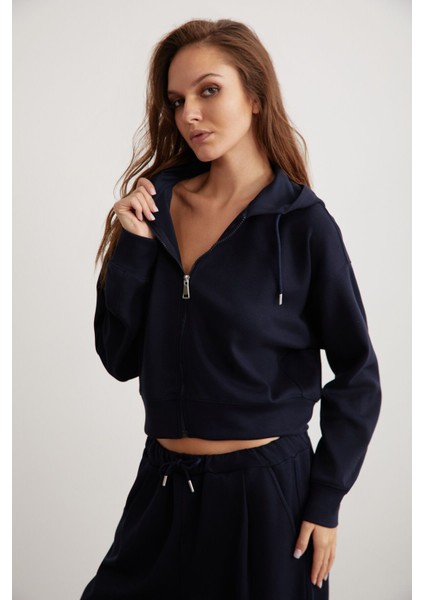 Jıll Kadın Relaxed Fit Rahat Kalıp Kapüşonlu Fermuarlı Örme Crop Lacivert Sweatshirt