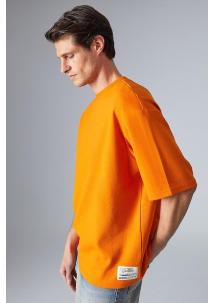 Joel Erkek Pamuklu Kalın Kumaşlı Özel Dokulu Etiket Detaylı Oversize Turuncu T-Shirt modelleri