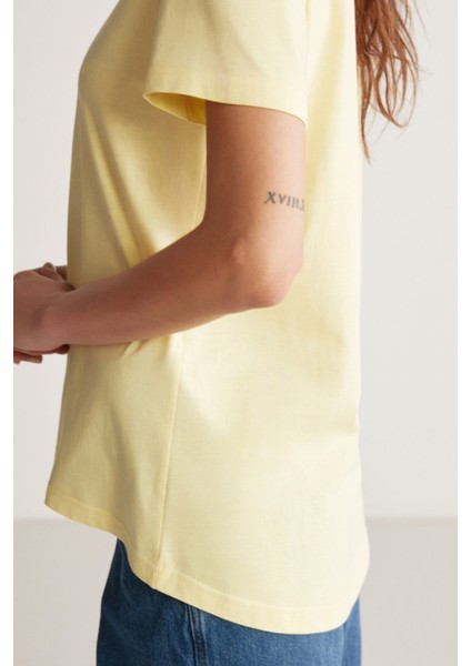 Samantha Kadın Comfort Fit %100 Organik Pamuklu Basic Örme Açık Sarı T-shirt fırsatları