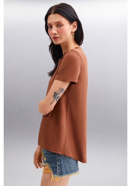 Samantha Kadın Comfort Fit %100 Organik Pamuklu Basic Örme Kahverengi T-shirt fırsatları