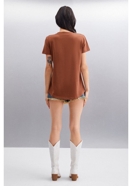 Samantha Kadın Comfort Fit %100 Organik Pamuklu Basic Örme Kahverengi T-shirt indirimleri