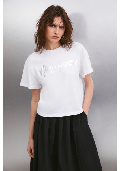 Tulıp Kadın Gümüş Varak Baskılı Bisiklet Yaka Relaxed %100 Organik Pamuklu Beyaz T-shirt