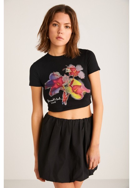 Jess Kadın Önü Baskılı Kısa Kollu Crop Siyah T-shirt