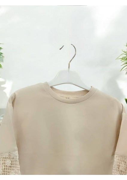 Kız Çocuk Pamuklu Iki Iplik Kolları Güpür Yuvarlak Yaka Sweatshirt fırsatları