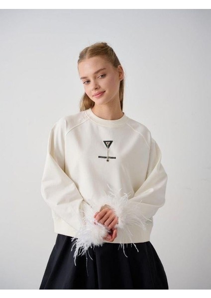 Kız Çocuk Kol Ucu Tüylü Tasarım Sweatshirt fiyatları