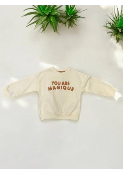 Kız Çocuk Nakışlı You Are Magique Yazılı Sweatshirt