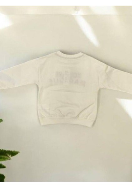 Kız Çocuk Nakışlı You Are Magique Yazılı Sweatshirt indirimleri