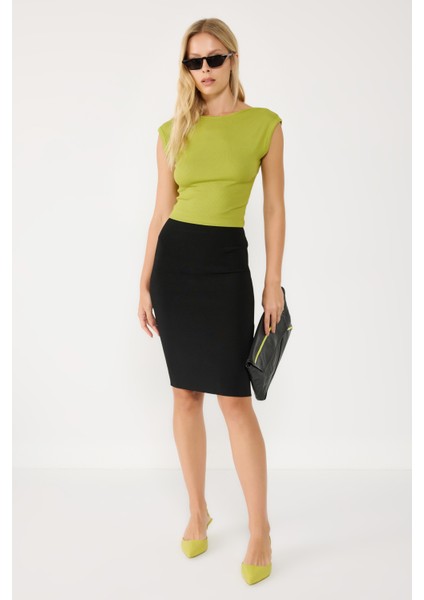 Sırt Dekolteli Crop Top