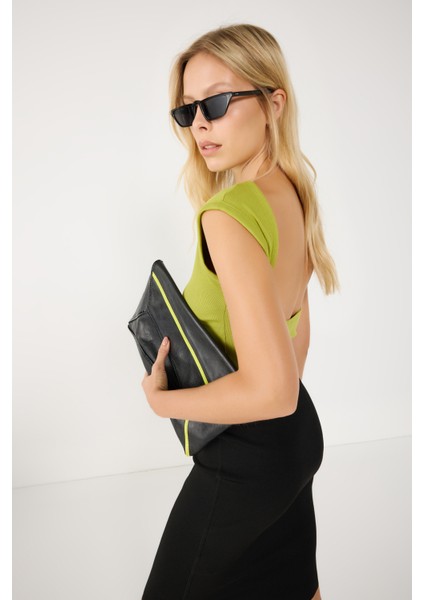 Sırt Dekolteli Crop Top