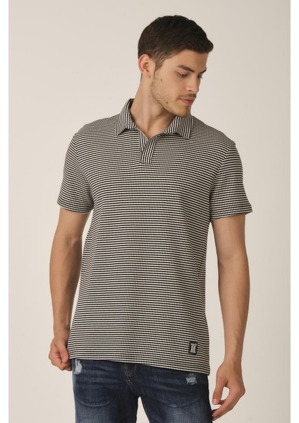 Polo Yaka Düğmesiz T-Shirt (E21-8400)