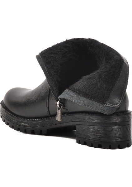 Siyah Deri Kadın Bot fırsatları