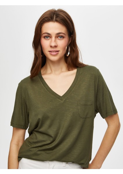 V Yaka Kısa Kollu T-Shirt 004