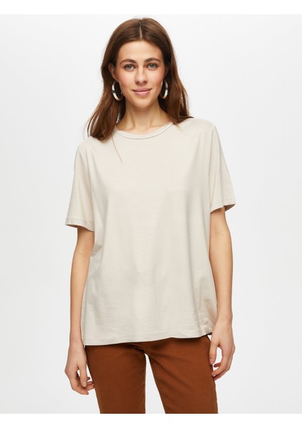 Yuvarlak Yaka Kısa Kol T-Shirt 002 indirimleri