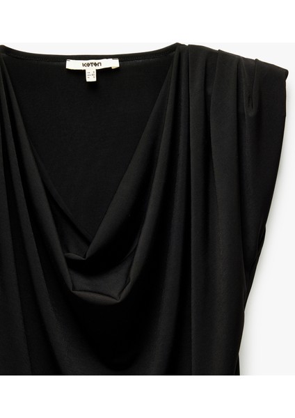 Drape Detaylı Vatkalı Degaje Yaka Kolsuz Bluz