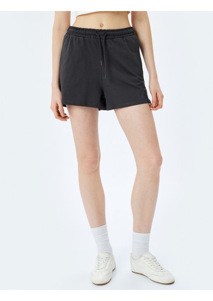 Beli Bağcıklı Cep Detaylı Mini Şort modelleri