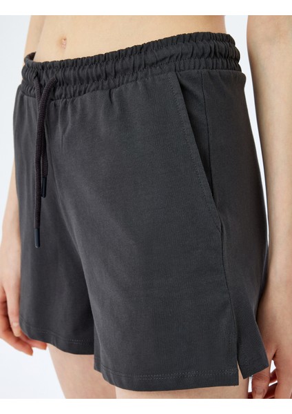 Beli Bağcıklı Cep Detaylı Mini Şort indirimleri