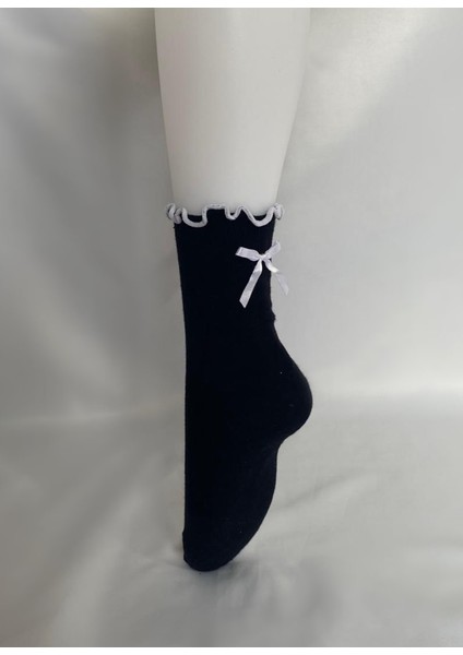 Fiyonk Detaylı Fırfırlı Soket Çorap