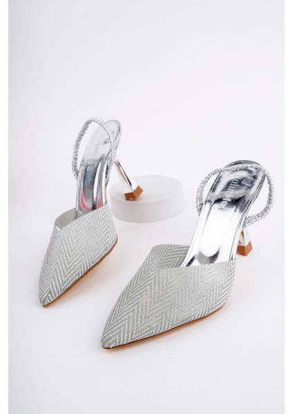 BA04567 Gümüş Kadın Pul Simli Şeffaf Lastikli 9 cm Topuklu Ayakkabı