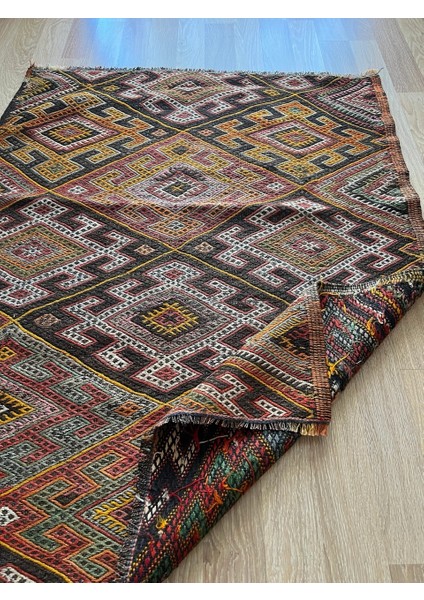 117 x 147 cm El Yapımı Kahverengi Kilim, Vintage Türk Halısı, Akrep Motifli Harika Kondisyonlu Dekoratif Kilim fiyatları