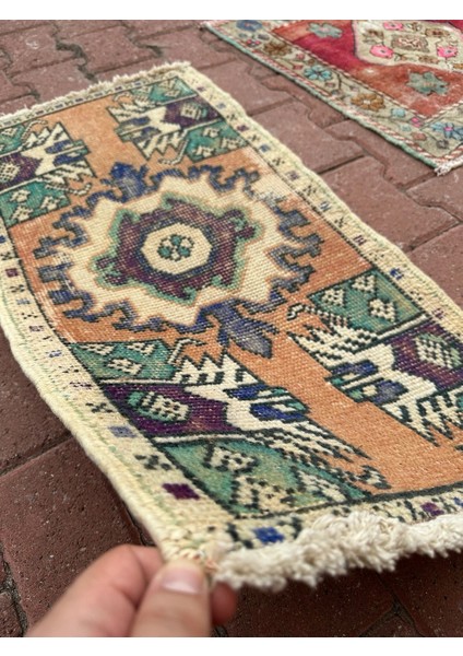 49 x 90 cm El Yapımı Küçük Vintage Kilim, Türk Yöresel Halısı, Yatak Odası & Oturma Odası Dekoru fiyatları