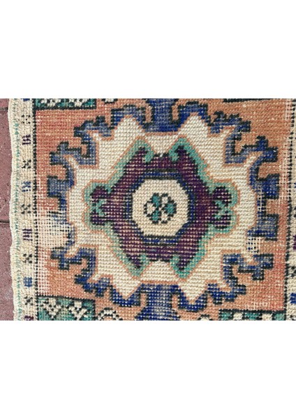 49 x 90 cm El Yapımı Küçük Vintage Kilim, Türk Yöresel Halısı, Yatak Odası & Oturma Odası Dekoru fırsatları