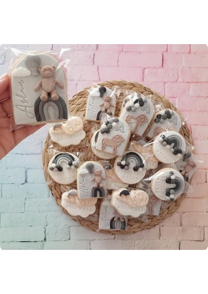 Aslanlı Ayıcıklı Gökkuşaklı İsimli Yenidoğan Baby Butik Kurabiye - 20 Adet