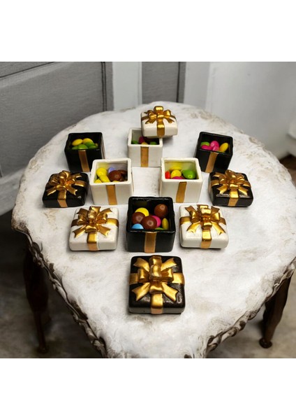6 Lı Siyah Beyaz Hediye Kutusu Görünümlü Lokumluk Şekerlik Sunumluk Hediyelik 6x4 cm Mutluluğu Kutulara Sığdırdık fiyatları