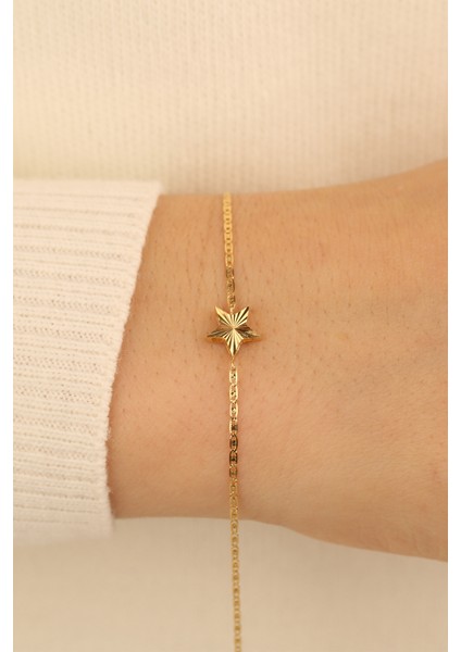 14 Ayar Yıldız Altın Bileklik 14BLK0076 fırsatları