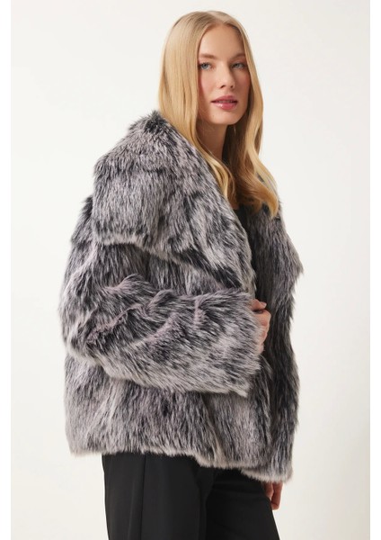 Gri Siyah Geniş Yaka Suni Kürk Ceket