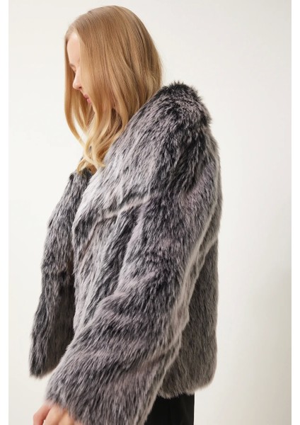 Gri Siyah Geniş Yaka Suni Kürk Ceket fırsatları
